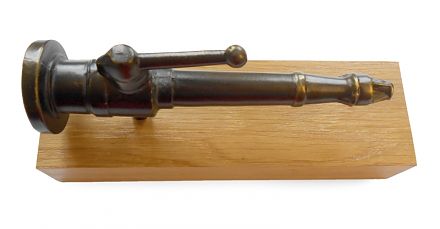 Strahlrohr 14 cm auf Sockel bronze 
