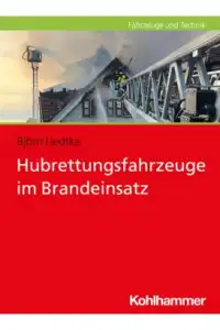 Hubrettungsfahrzeuge im Brandeinsatz 