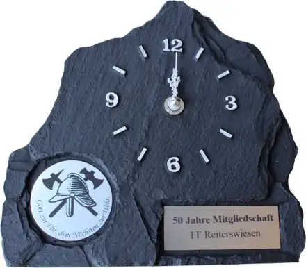 Uhr im Schieferlook Helm 